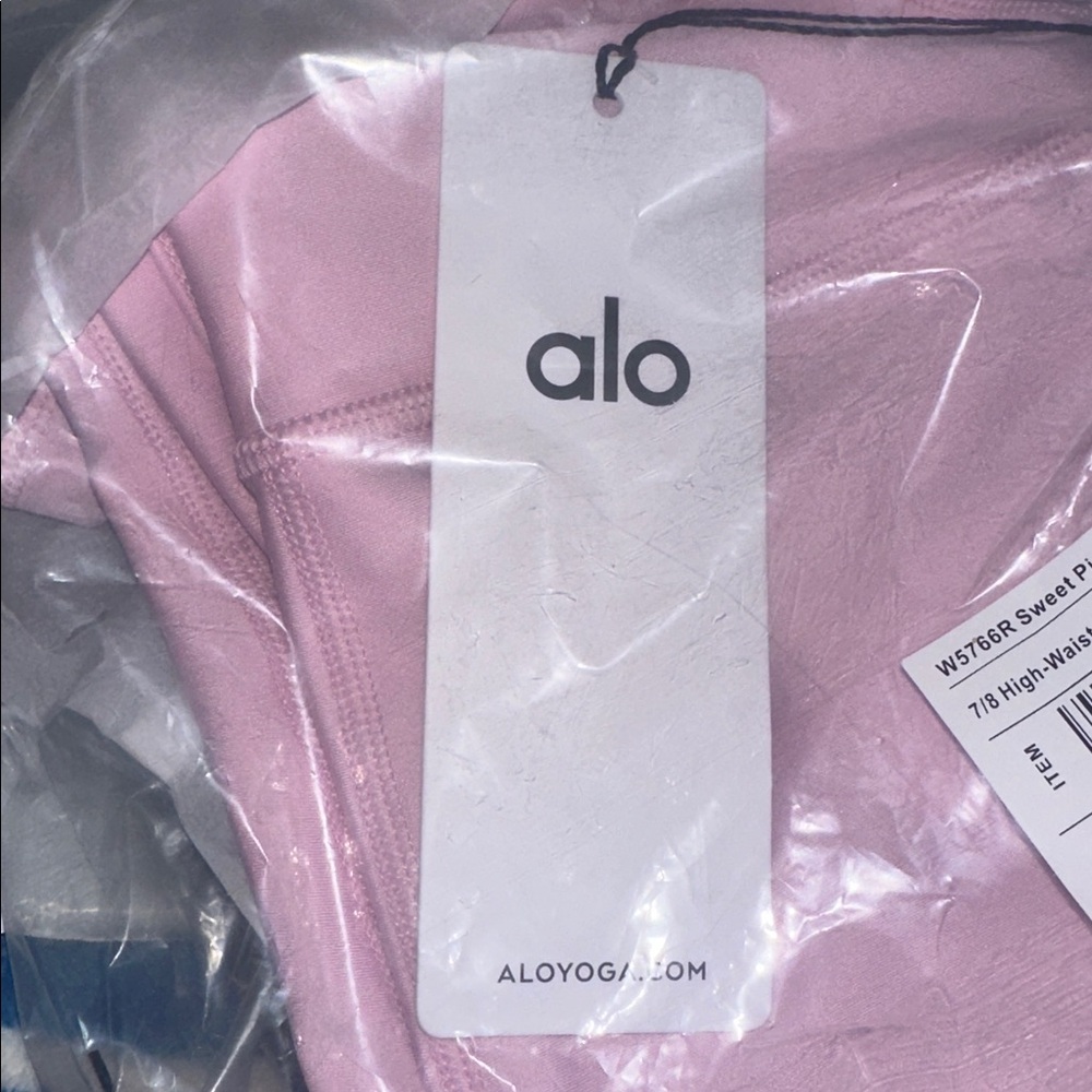NWT Alo Yoga 7/8 Airlift Legging in Sweet Pink - Size S $134 MSRp - Picture 6 of 6